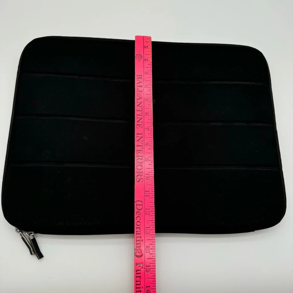 Solo New York Bond Neoprene Laptop Sleeve – Lightweight & Padded